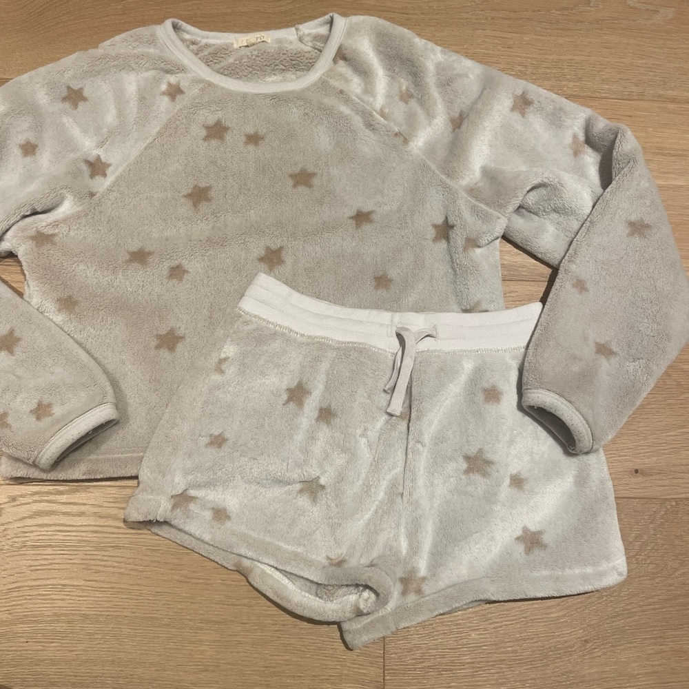 Lounge set by Z Supply. Girls size large soft stars beige